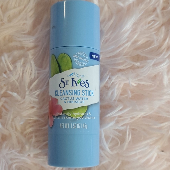 ๐ด 5/$20 ST IVES cleansing stick - Picture 2 of 3